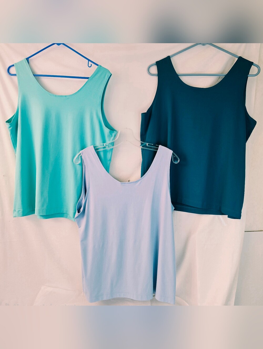 Chico's Microfiber Tank Top Lot of 3 Size 3 XL Large Scoop Neck Knit Solid Basic